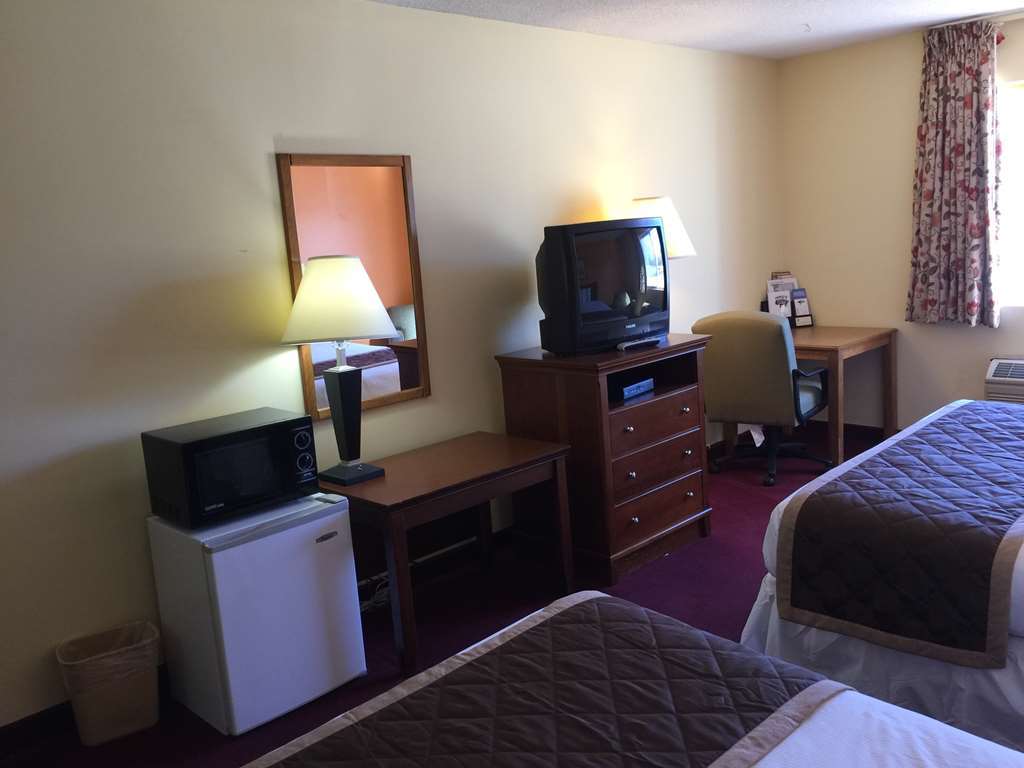 Lake Tree Inn & Suites Marion Oda fotoğraf